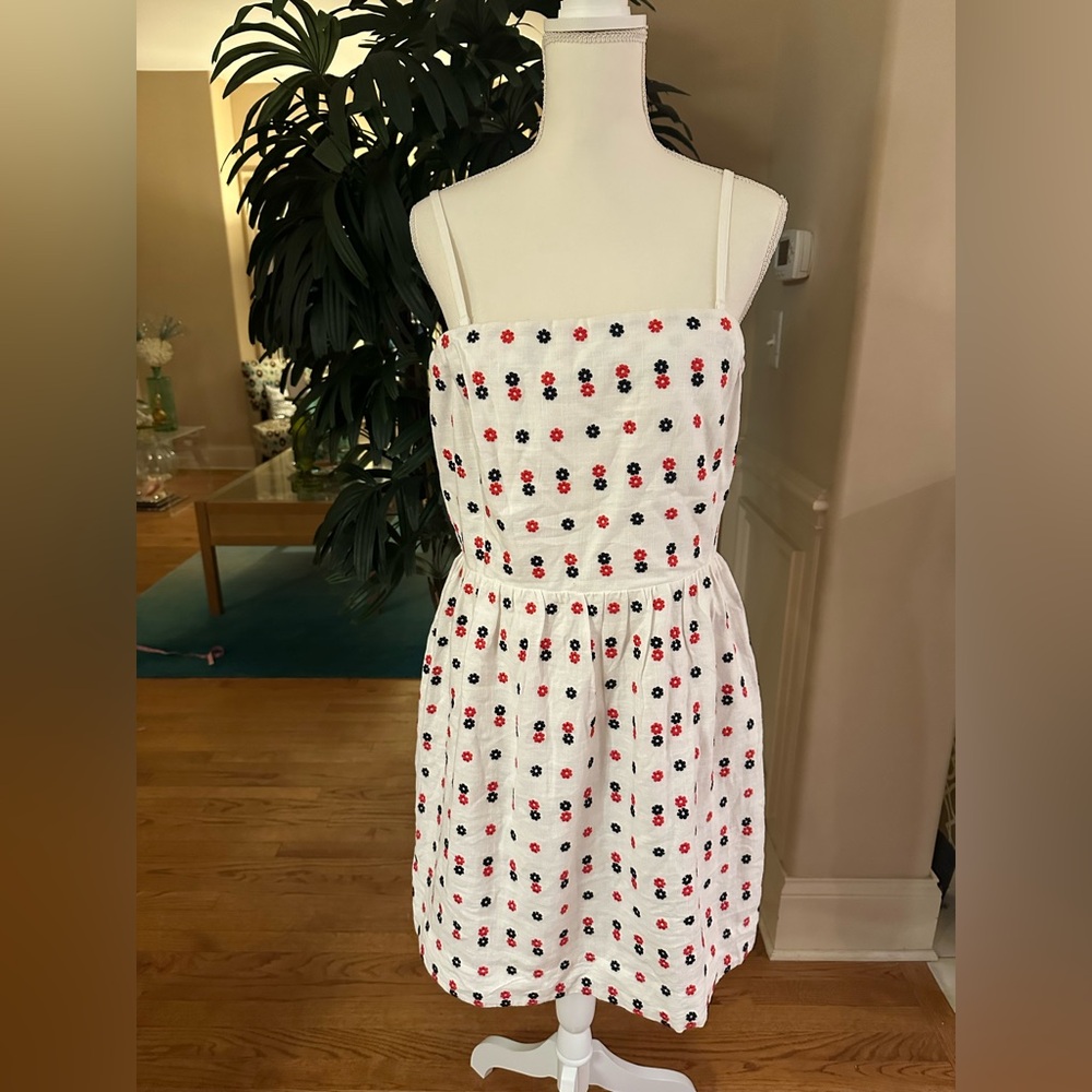 ❤️💙NWT Ann Taylor Red White & Blue Floral Embroidered Smocked Sundress Size 10💙